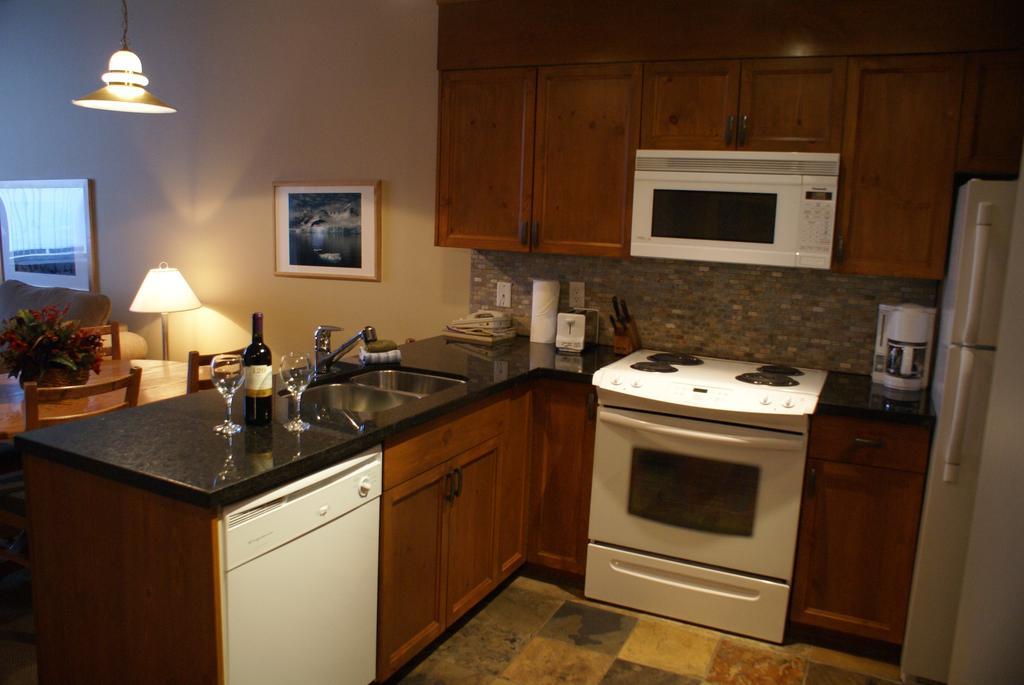 Whistler Superior Properties Eksteriør billede